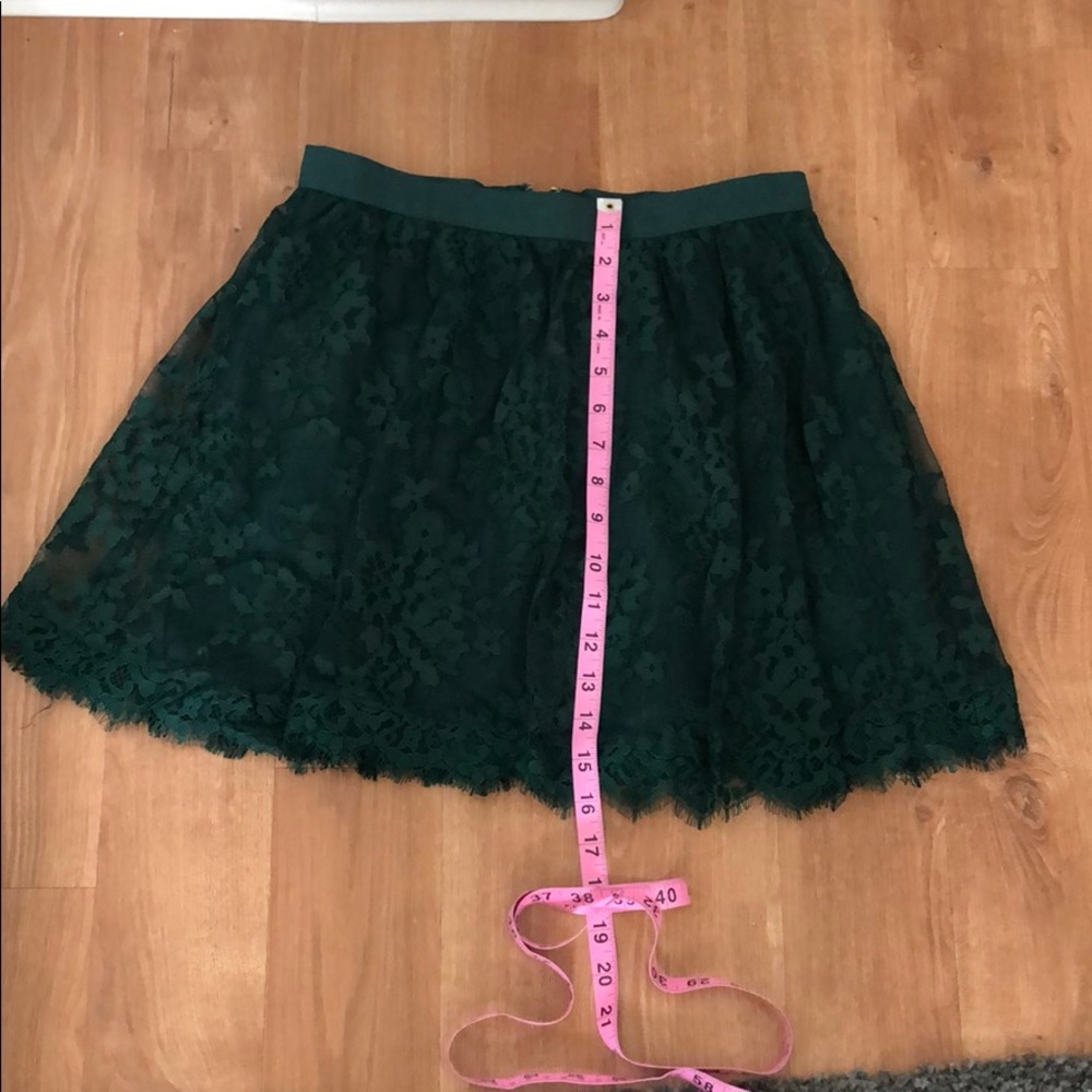 Green lance skirt